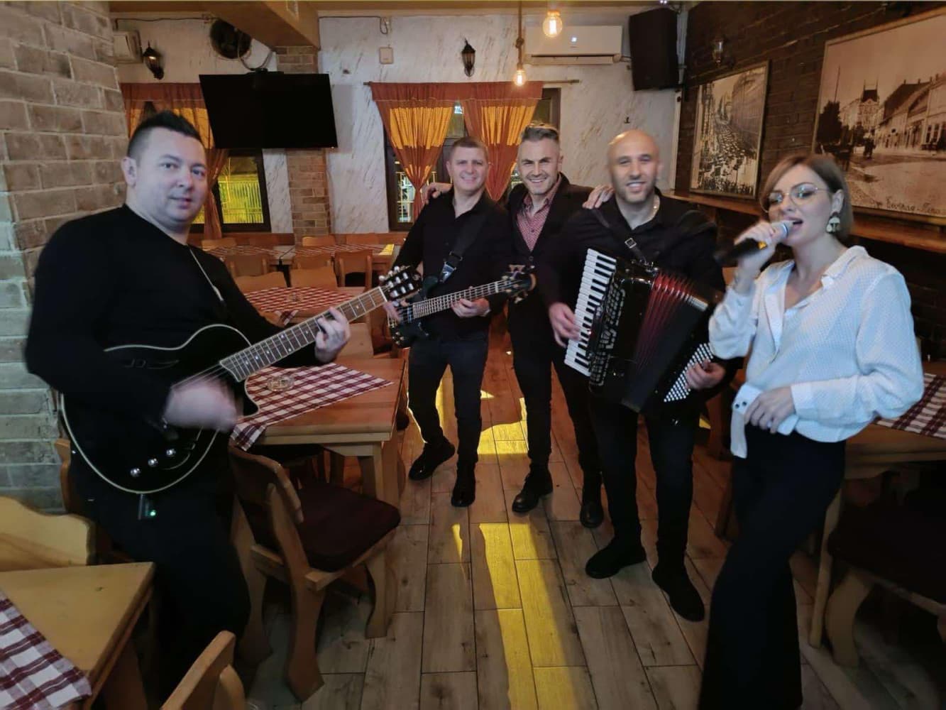 Akustični Orkestar